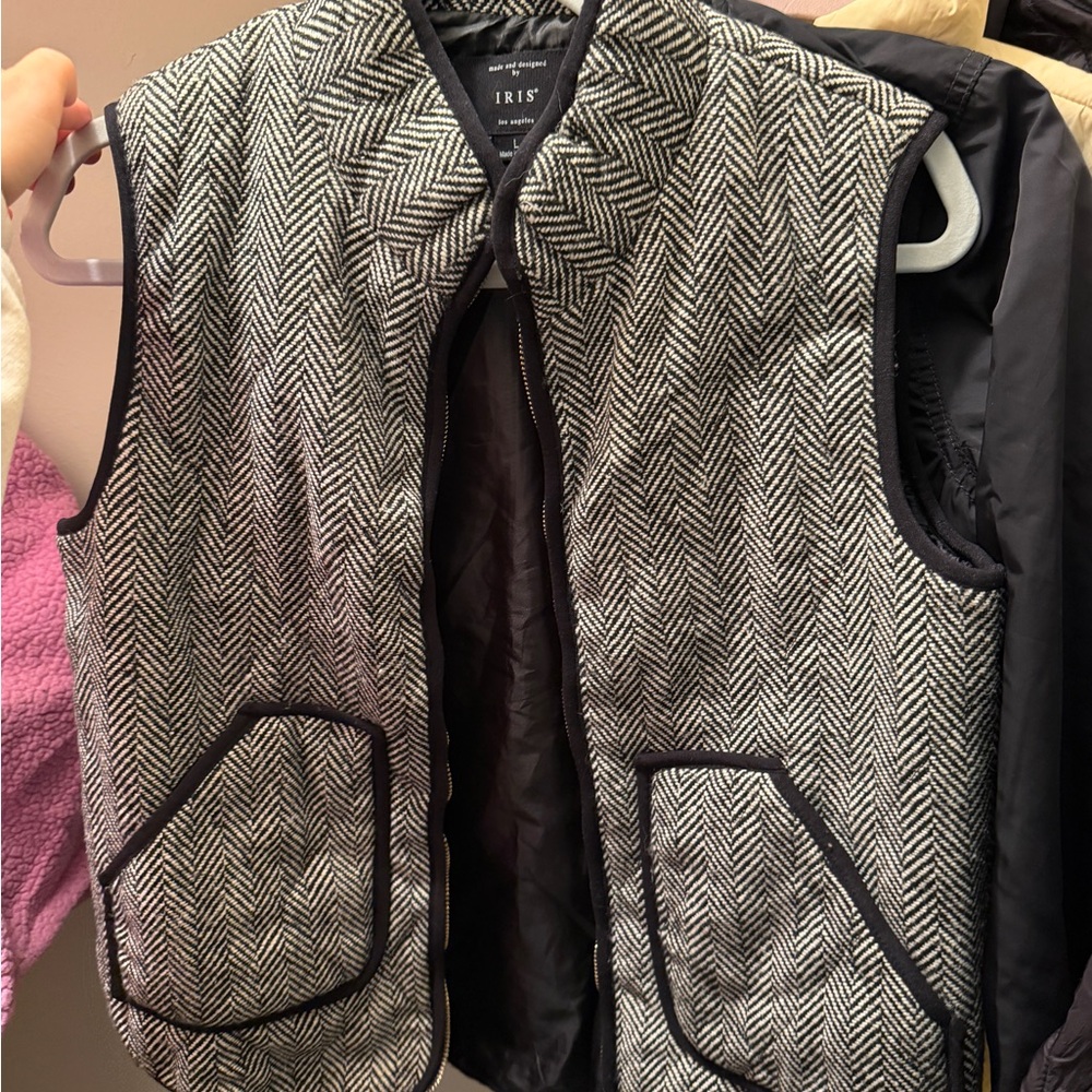 iris Quilted Herringbone Vest in Black & White